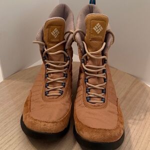 Columbia Women’s Winter Hiking Boots Size 10.5 Waterproof Omni-Grip Beige Tan